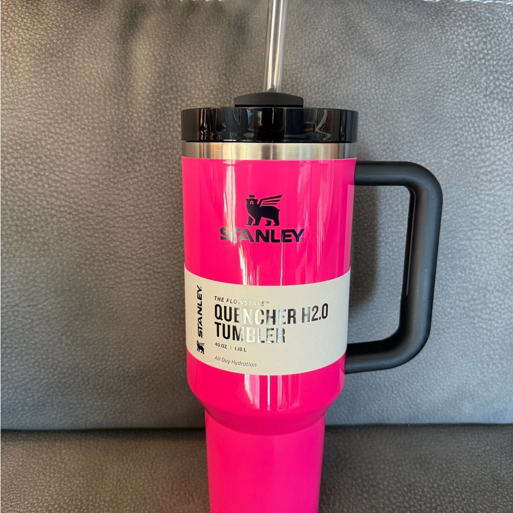 Stanley Hot Pink Quencher H2.0 Tumbler with Handle
